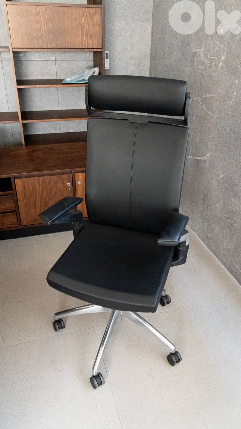 office manager desk with chairs and cabinet 4