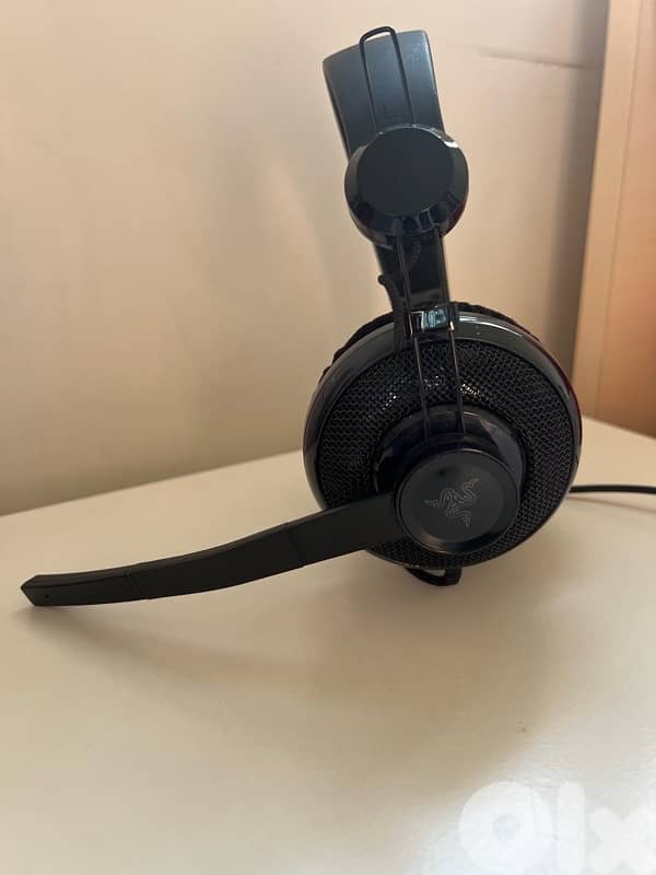 RAZER Megalodon 7.1 surround sound gaming headset 4