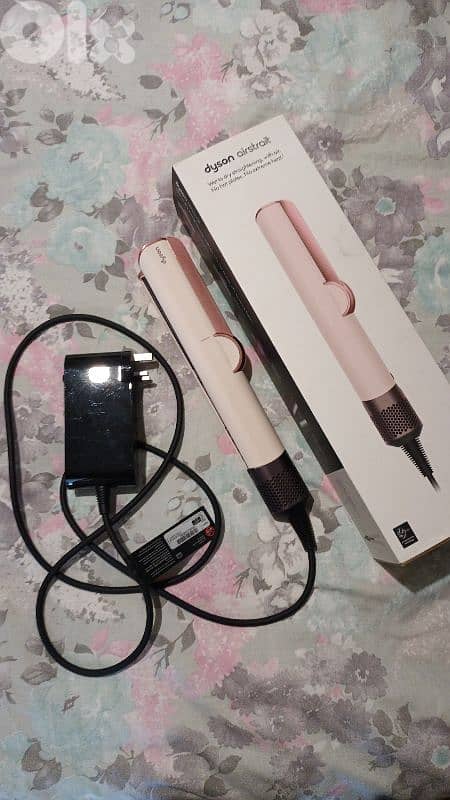 Dyson Airstrait HT01 1