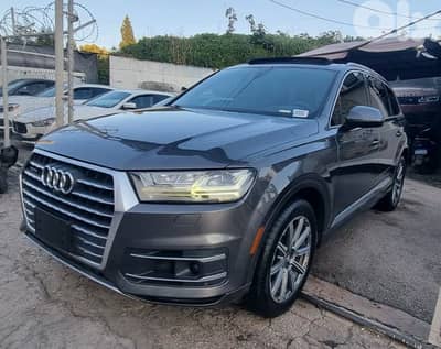 Audi Q7 2018 V6 premium plus luxury package Ajnabieh Clean carfax