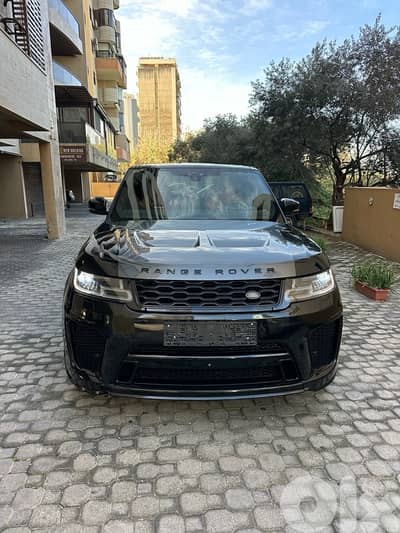 Range Rover Sport SVR 2018 black on black & basket (clean carfax)