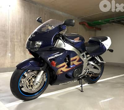 HONDA -CBR -FIREBLADE