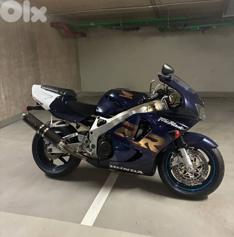 HONDA -CBR -FIREBLADE 3