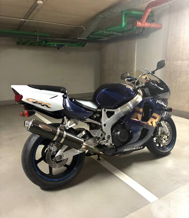 HONDA -CBR -FIREBLADE 4