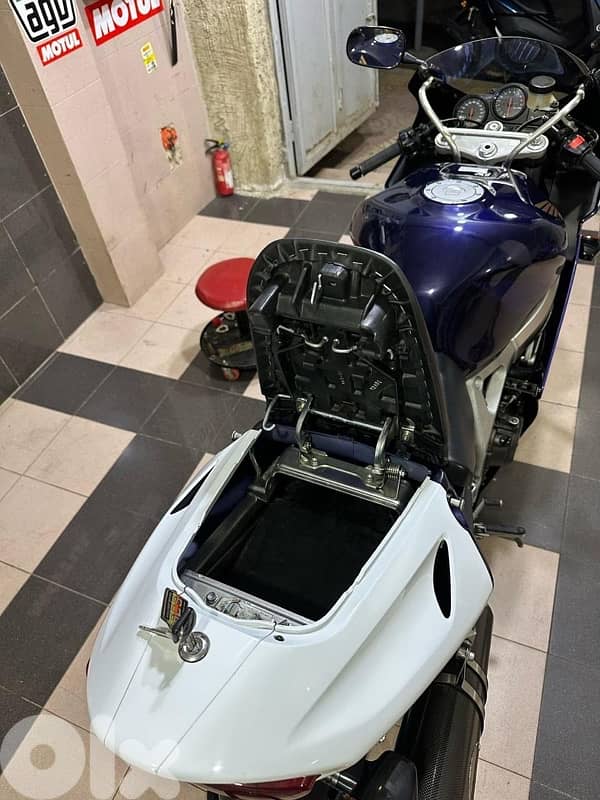 HONDA -CBR -FIREBLADE 8