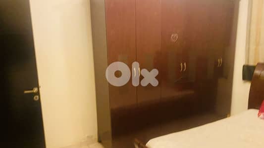 غرفة نوم مستعملة بحالة جيدة