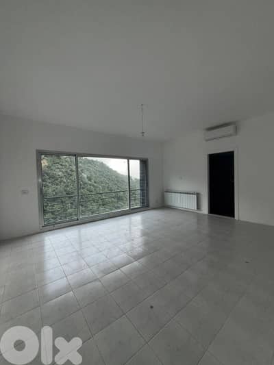 Apartment For Sale in Biyada - شقة للبيع في بياضة