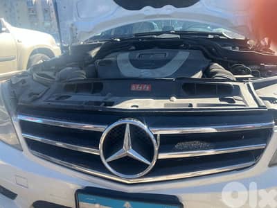 mercedes grill / calendar