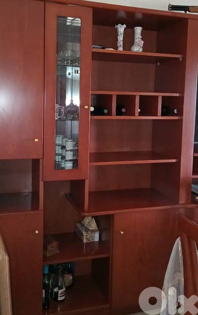 vitrin + dining table with chairs