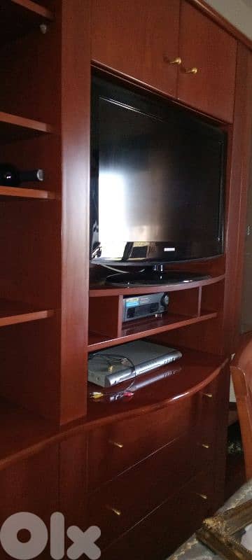 vitrin + dining table with chairs 2