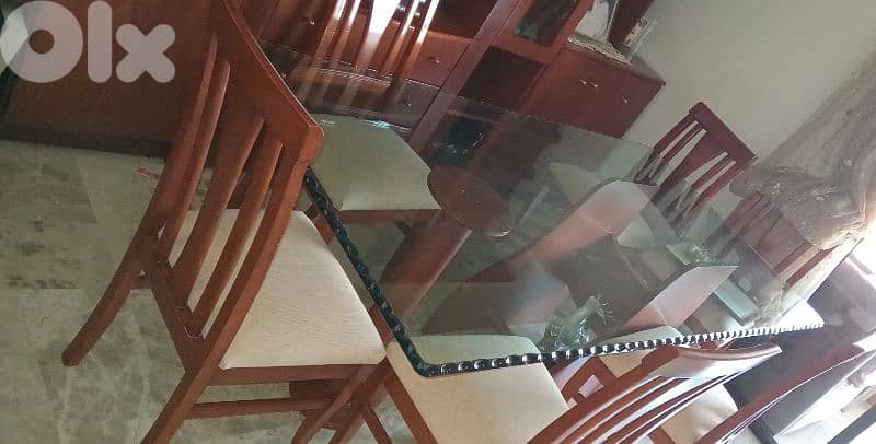 vitrin + dining table with chairs 3