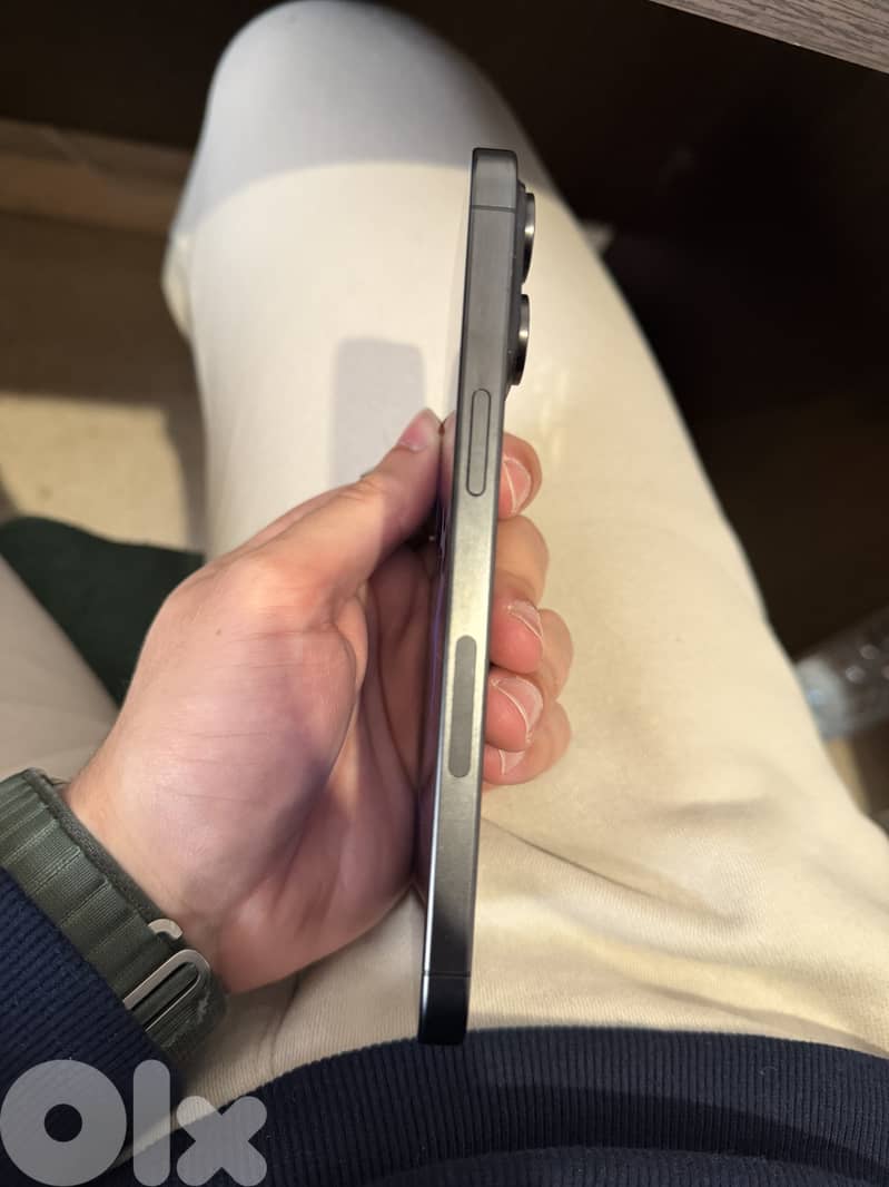 Apple iPhone 15 Pro Max Black Titanium 256GB - Customs Paid 3