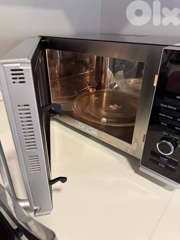 LG Microwave 1