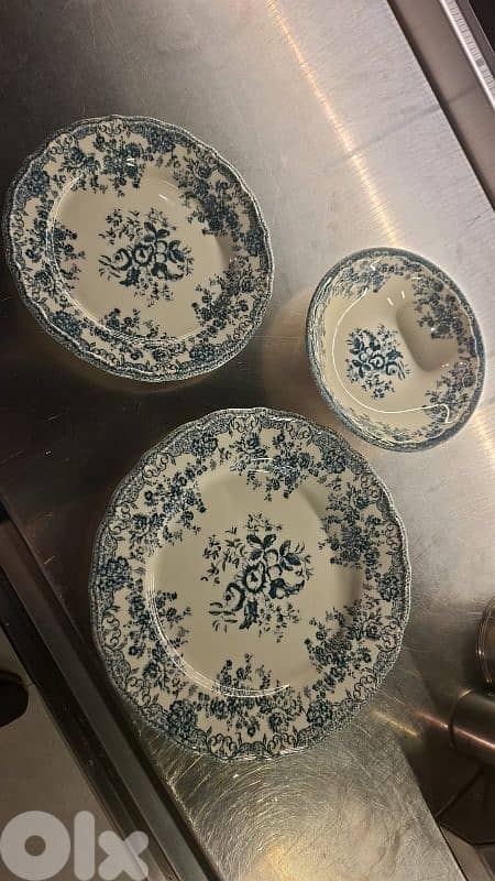 silver desserts rack and plates 3