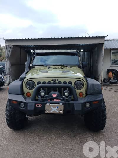 JEEP WRANGLER 2 DOORS GREEN COMPANY SOURCE MODEL 2013