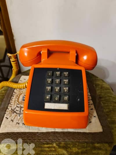 vintage orange push button telephonne model 2500 manufacture 1960's