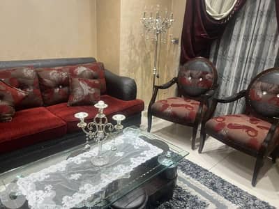 صالون ٤قطع مع طاوله شبه جديد