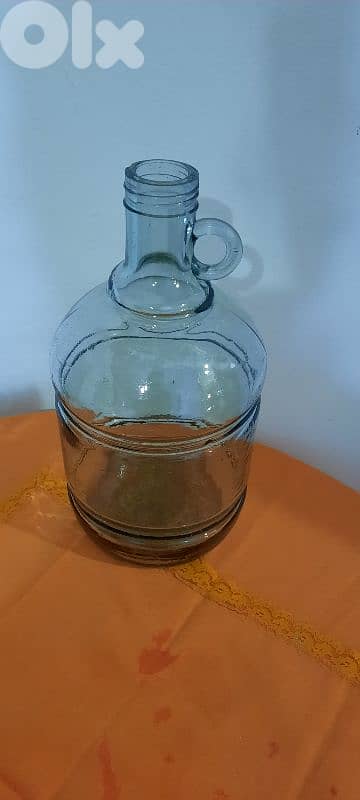Glass galons. sizes:small 24cm,medium 27cm,L 31cm,XL 33cm غالون زجاج 3