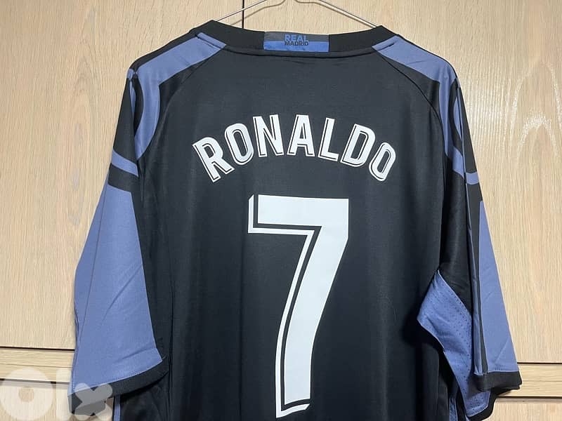 Real Madrid ronaldo 7 2017 third adidas kit 1