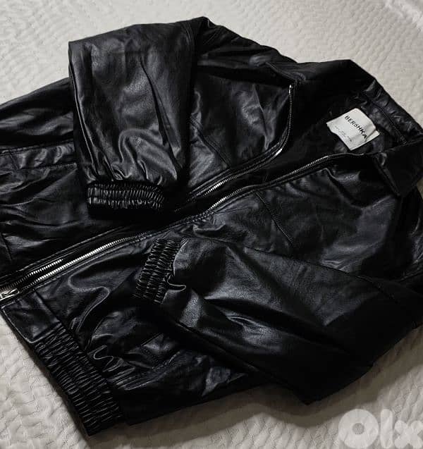 BRAND NEW BERSHKA BOMBER JACKET (Size M) - 4