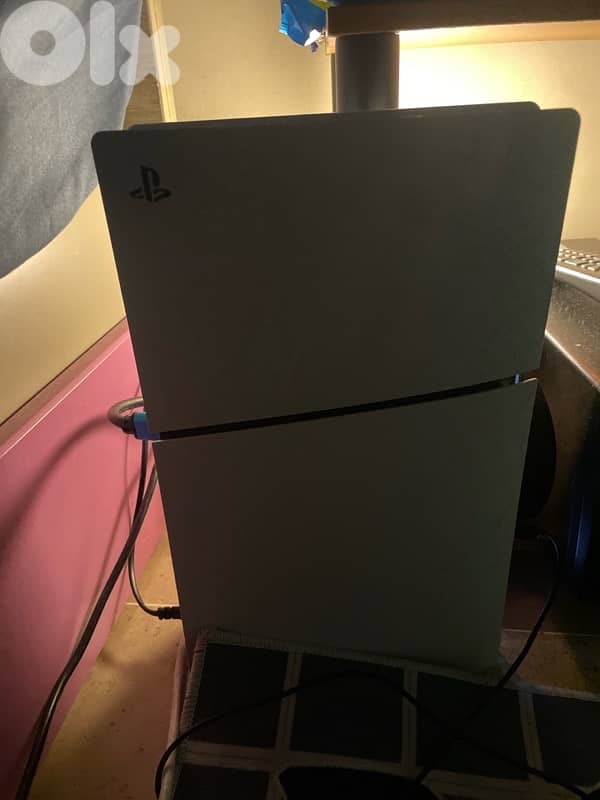 Playstation 5 Slim like-new with controller 1