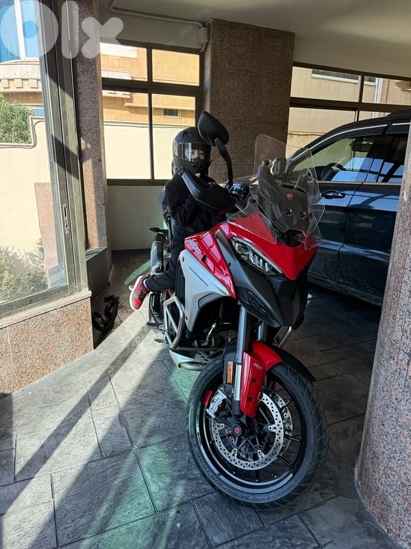 Ducati Multistrada V4s 1