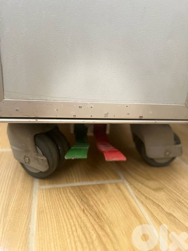 HEAVY DUTY TROLLEY + 7 DRAWERS 4