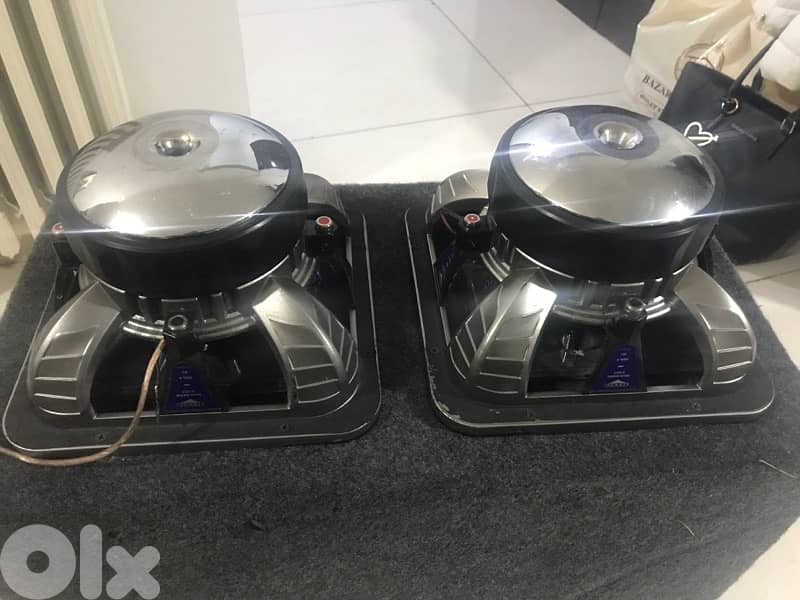 kickers subwoofers 10” 4