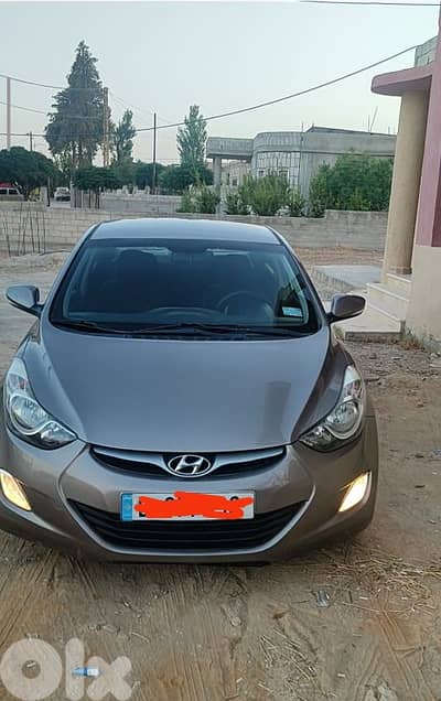 هيونداي إلينترا 2012