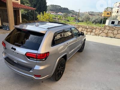 جيب شيروكى 2018