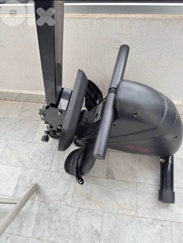 life fitness rowing machine 1
