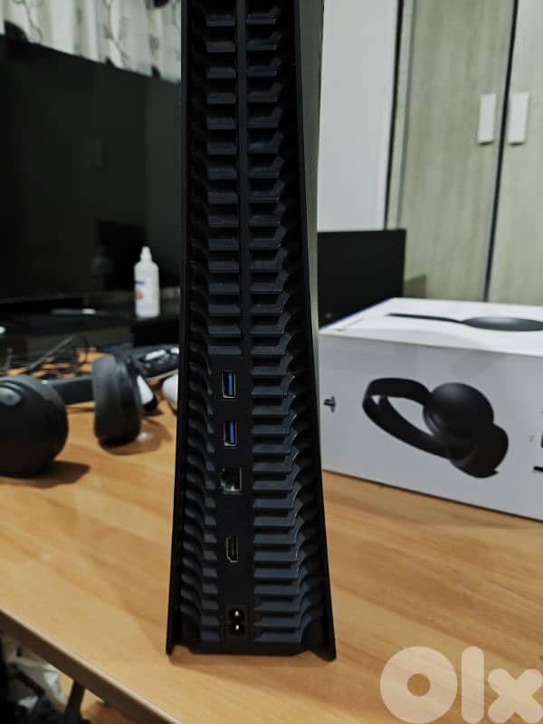 ps5 fat digital edition used with accessories please read description 3