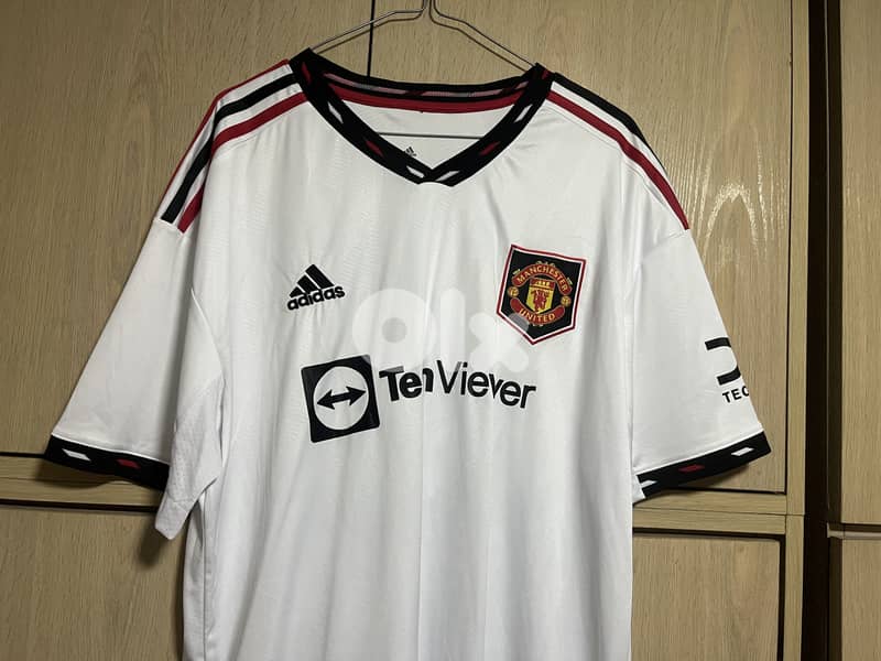 Manchester United Bruno fernandes 8 2022 away adidas kit 1