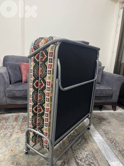 تخت   متنقل portable bed
