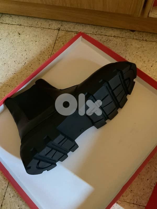 Hugo boss boot size 41 3