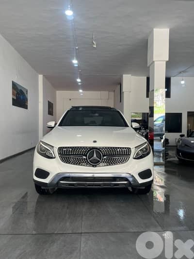 Mercedes-Benz GLC-300 Low Milage 2018