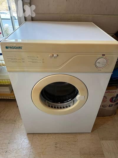 FRIGIDAIRE CLOTHES DRYER