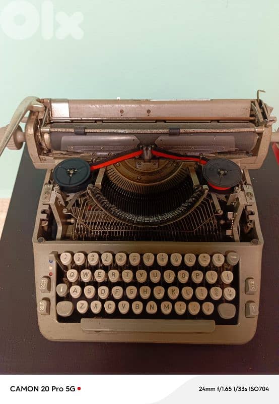 Adler Dactylo German  – Perfect Condition -- Fully Operational 2