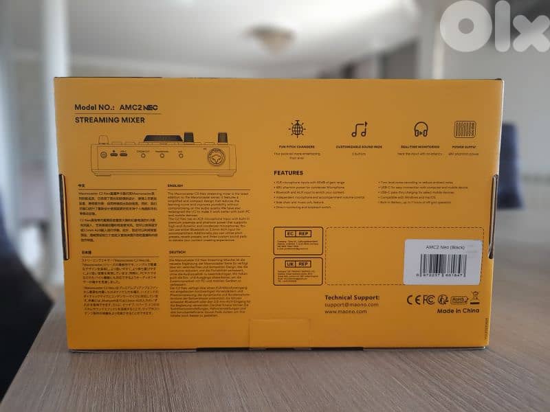 Streaming Mixer & Dynamic Microphone 2