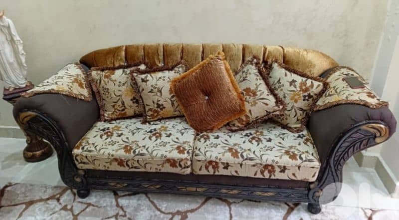 2 sofa chairs and 2 sofas 2