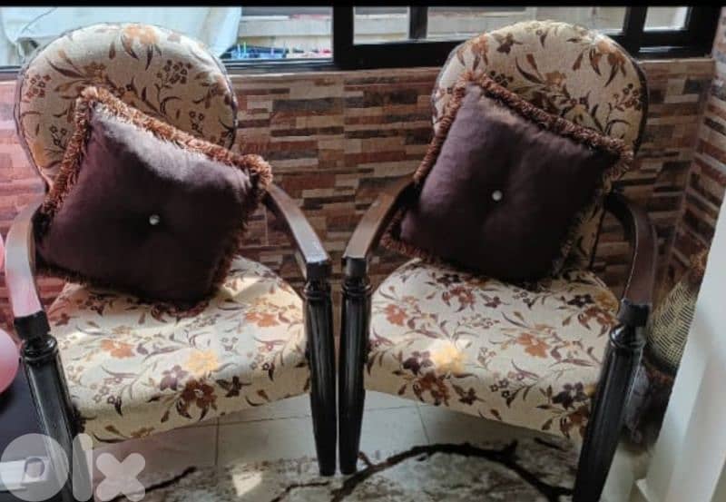 2 sofa chairs and 2 sofas 4