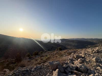 Land for Sale in Zaarour – 833 SQM أرض للبيع في زعرور