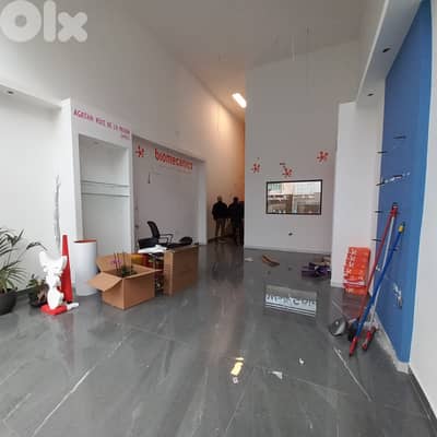 Shop with high ceiling in Zalka for rent محل ذو سقف مرتفع للإيجار في ز
