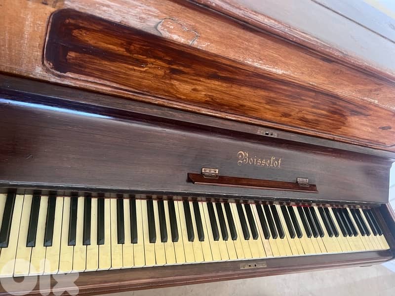 Piano Antique 1