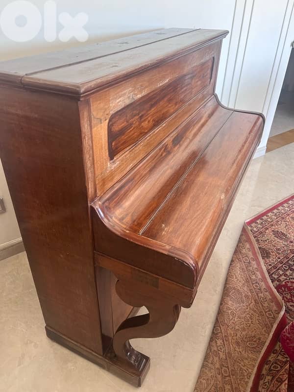 Piano Antique 2