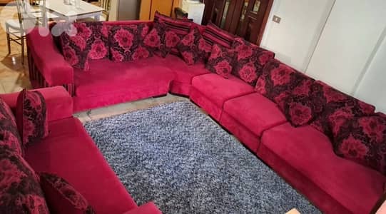 طقم صوفا لون خمري ملكي- حالة ممتازة