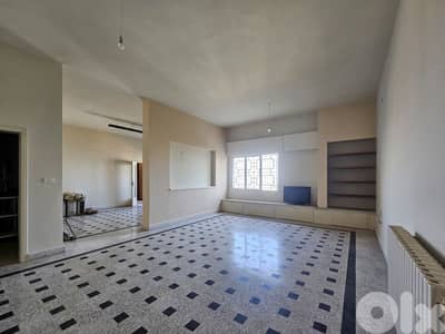 GMC114LG Apartment for rent in Ain Saadeh - شقة للإيجار في عين سعادة