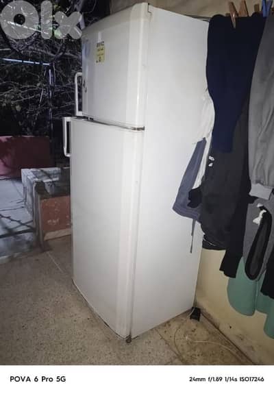 براد ثلج حجم كبير ب ٢٥$