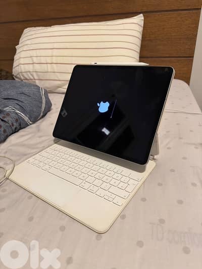 ipad pro m2 cellular+wifi with Magic Keyboard