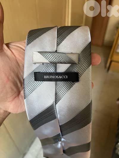 one tie brunosacci for 5 $